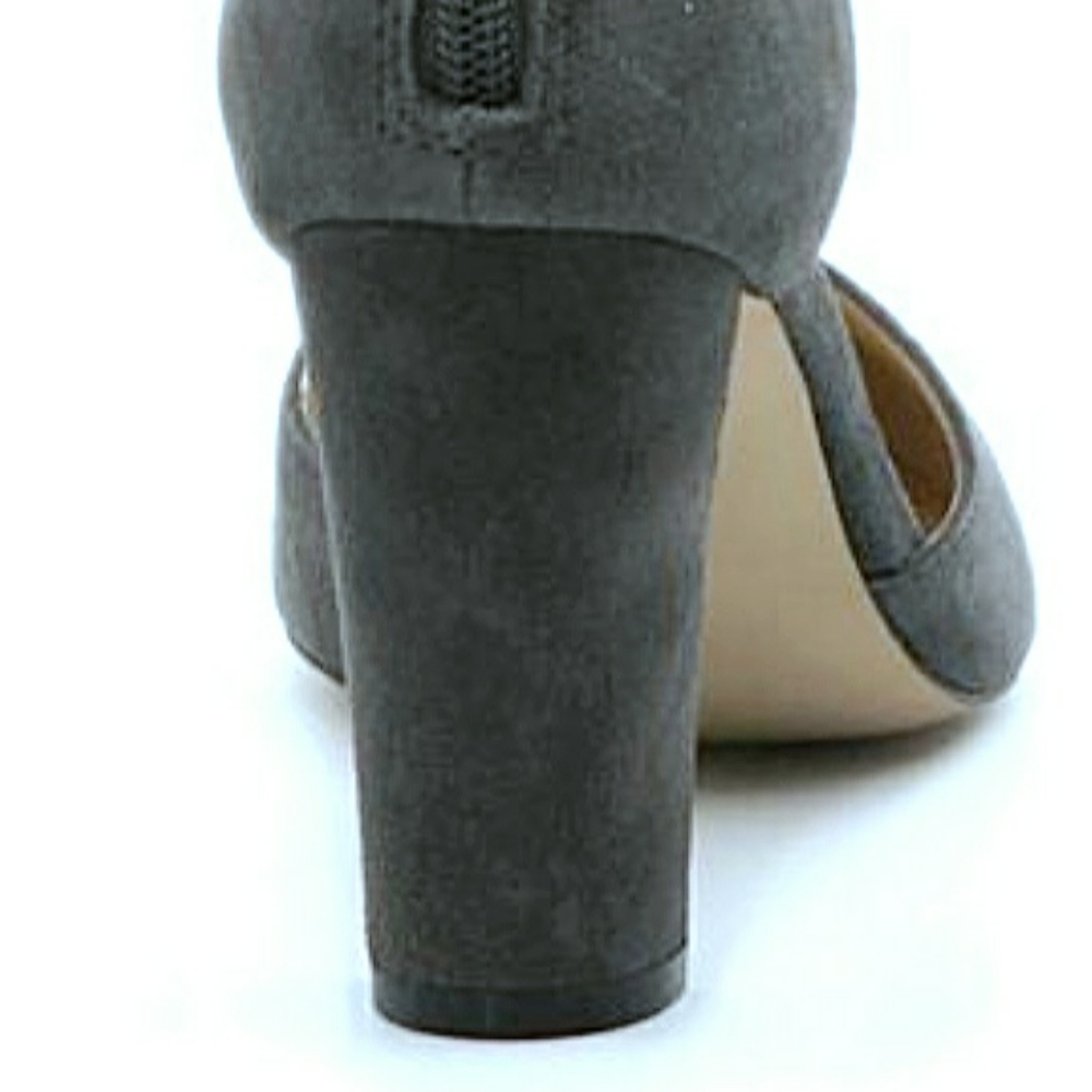 NWT- Adrienne Vittadini Nikos Kidsuede Shootie